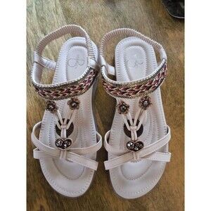 Sandalias planas bohemias con pedrería Talla 39